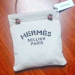 Hermès Toile Aline Grooming Bag Authentic